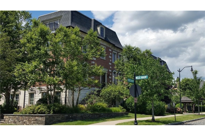 129 West Main Street Tarrytown NY 10591... sophisticated 4 bed 4.5 bath Hudson Harbor Townhouse end unit RENTAL...