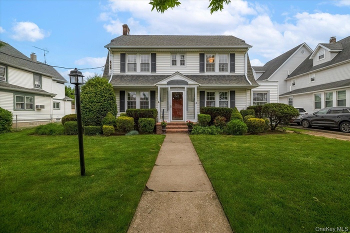 215 Lakeview Ave Rockville Centre