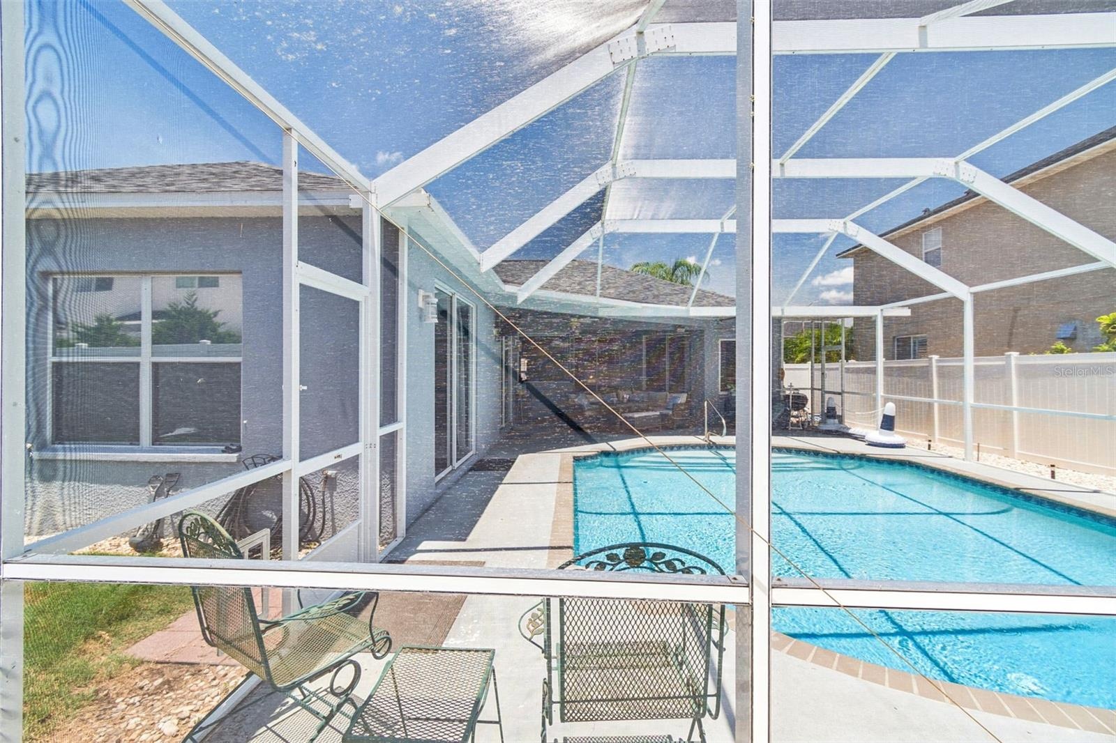 Pool/Lanai