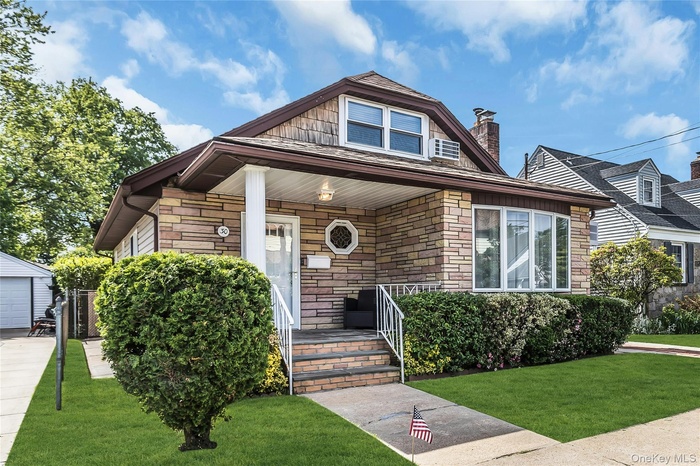 Adorable Cape Cod in the heart of Malverne