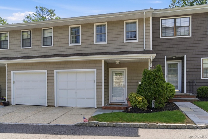 Easy Living Close To Huntington Village