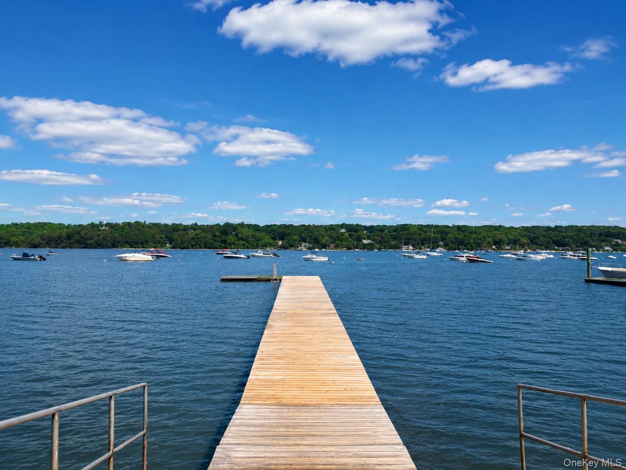 Private Laurel Hollow Beach with Mooring