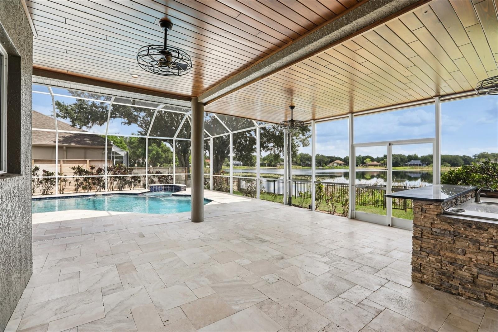 Expansive Lakeside Entertaining Space