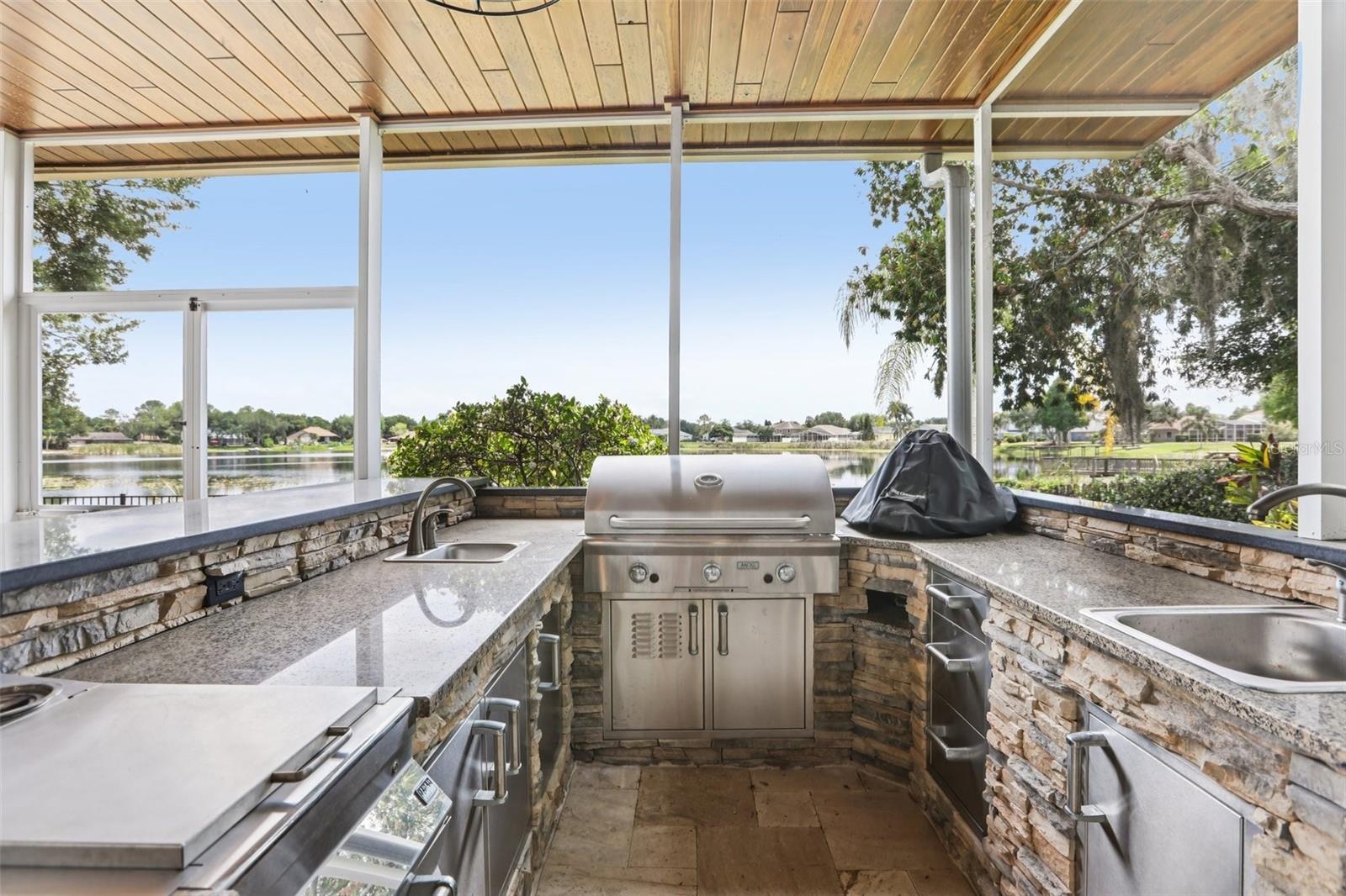 Luxury Outdoor Kitchen
