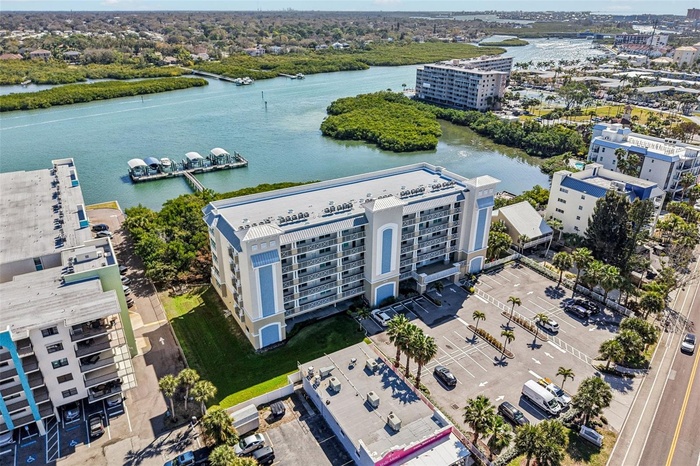 Welcome Home to Dolphin Key!