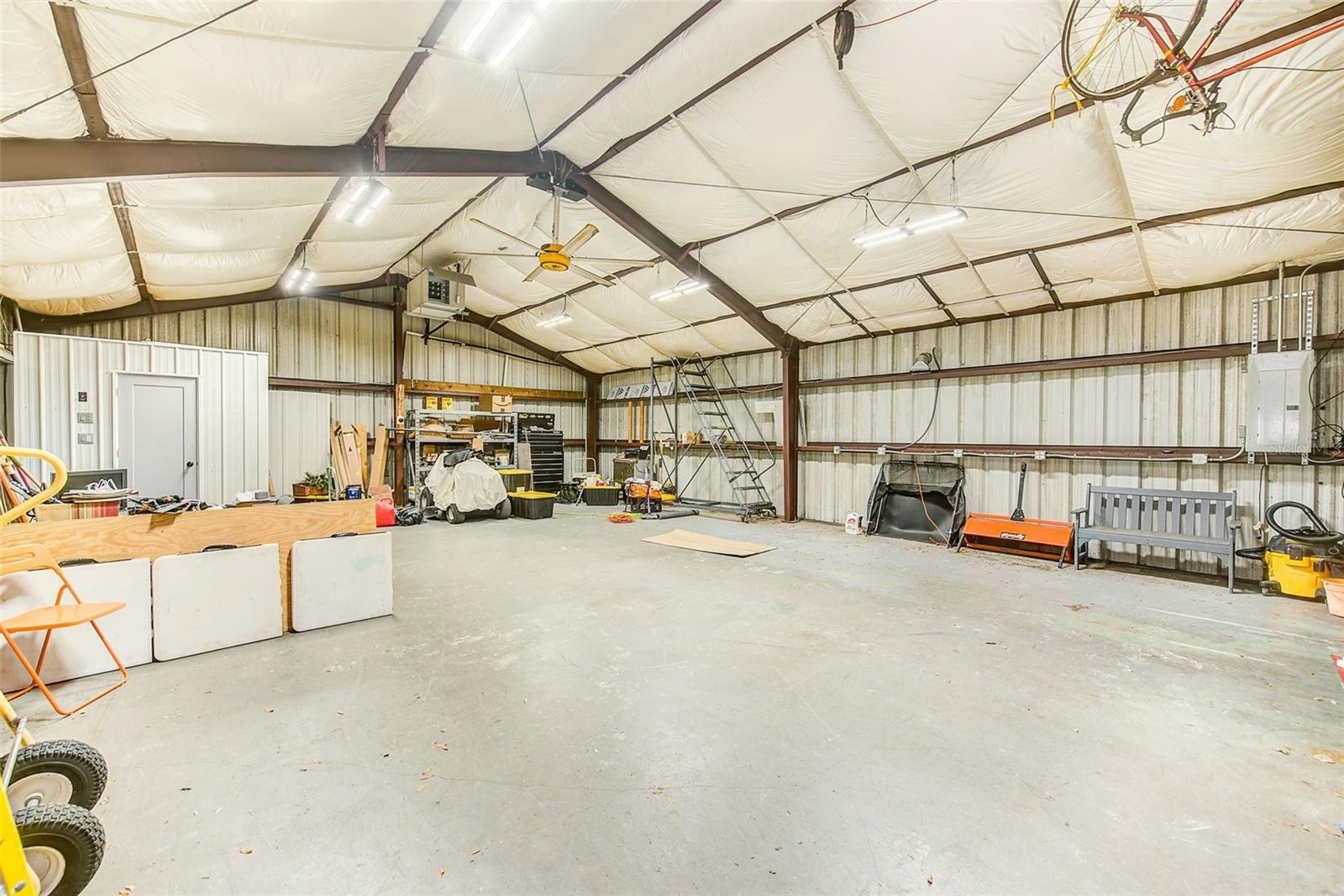 Air-Conditioned Workshop/Garage/Toy Storage, etc 30X40