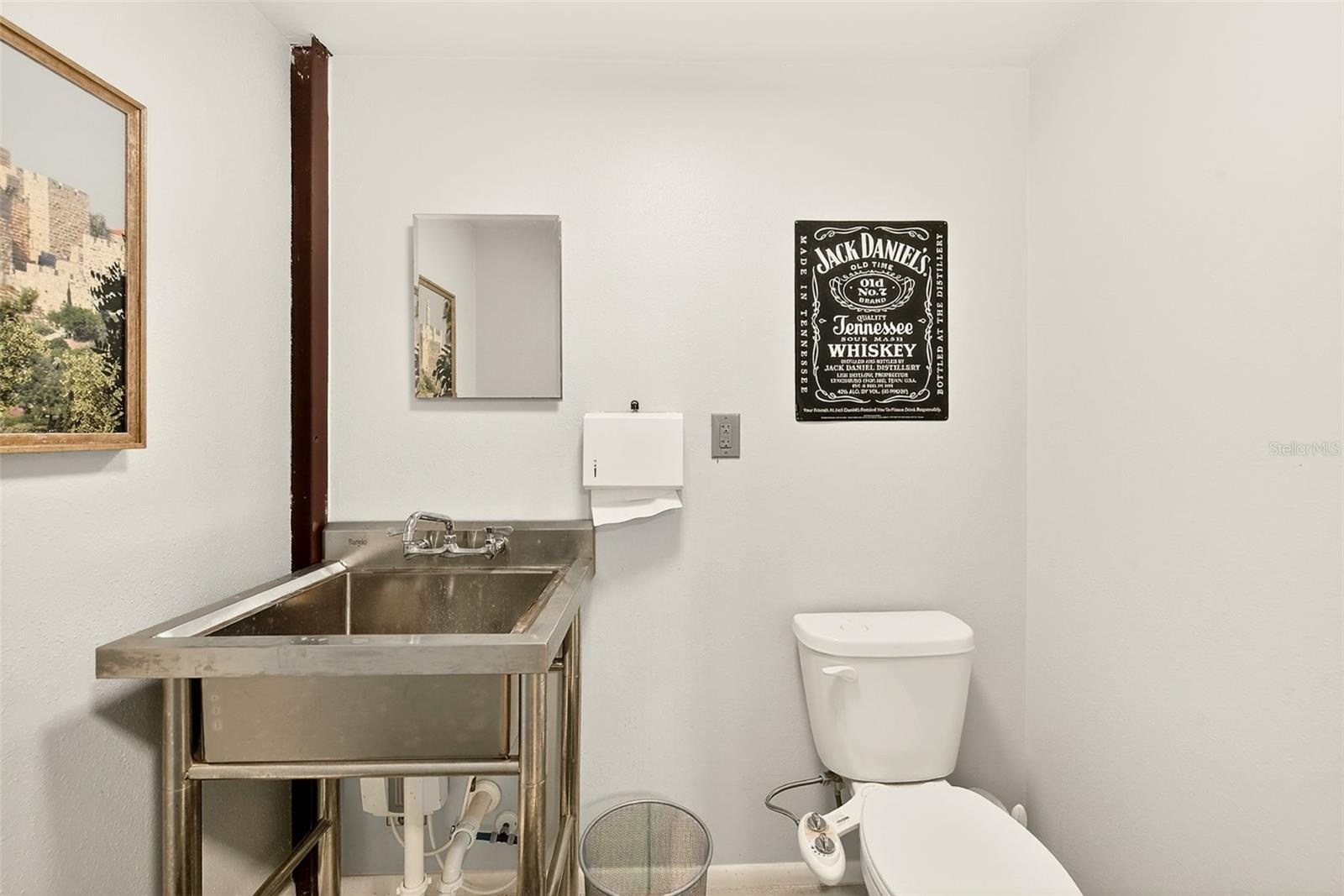 Bathroom in Workshop/Garage/Storage