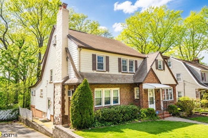 4 Bedroom Colonial