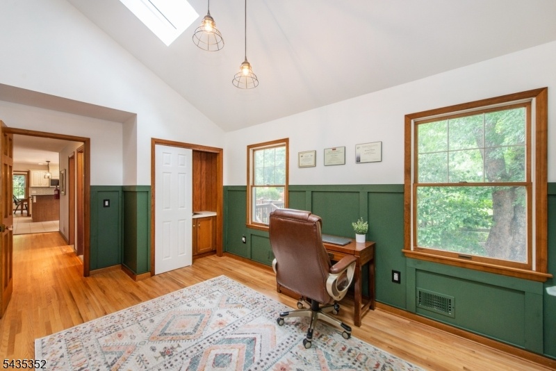Office w/wet bar