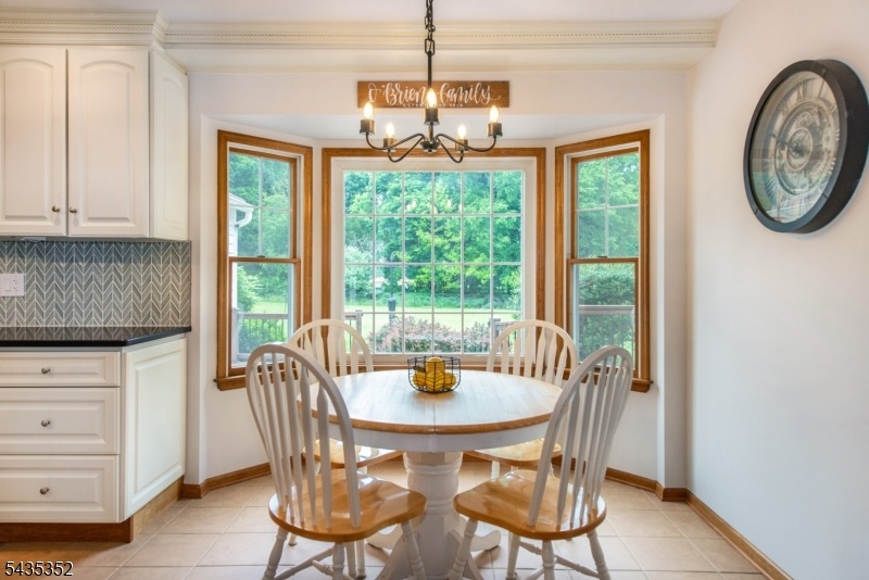 Kitchen dining nook