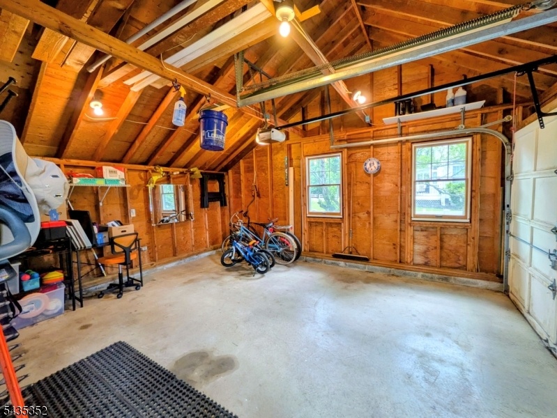 Detached garage