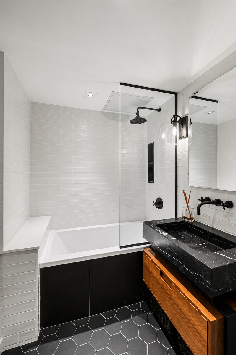 33 Frost Street 3-B Williamsburg Brooklyn NY 11211