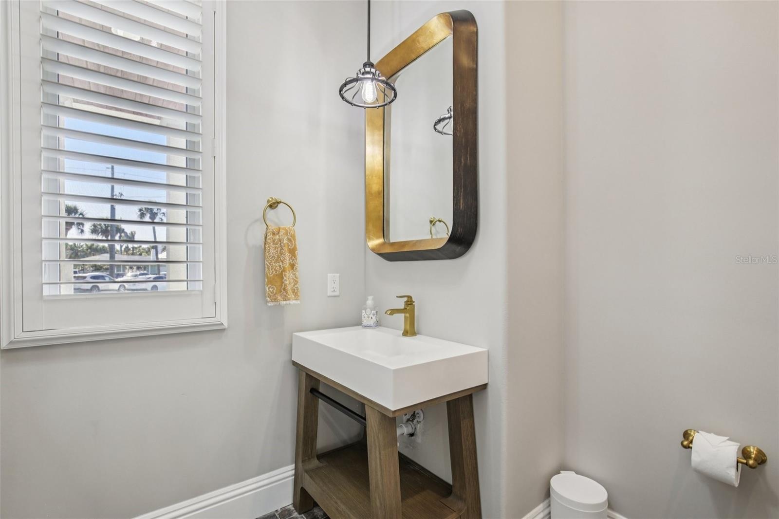 1/2 bath off living room
