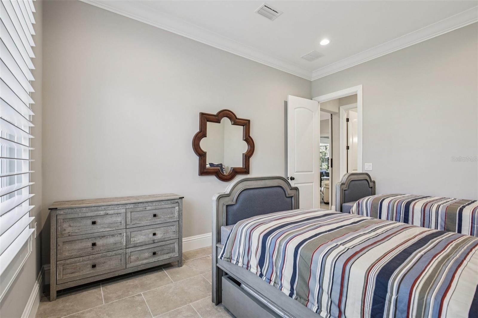 Guest bedroom 2