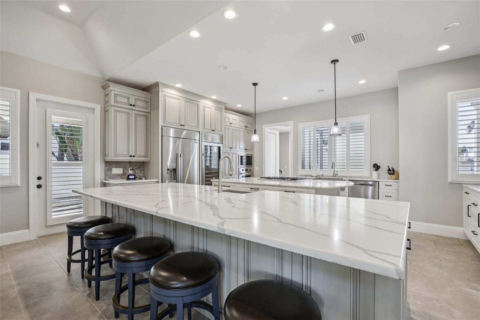 Breakfast bar