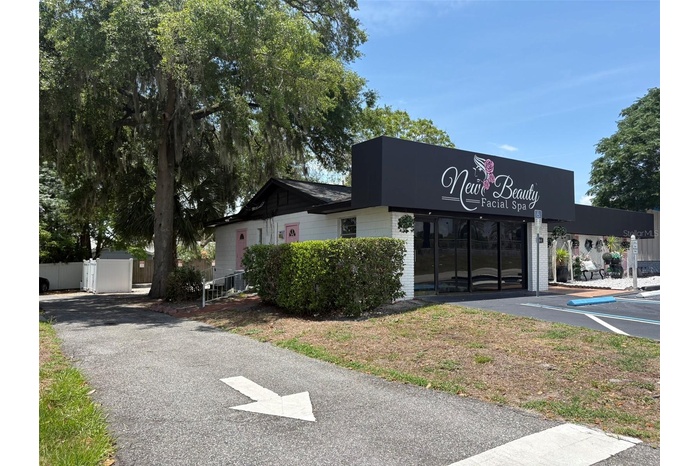 Suite B - Side Entrance