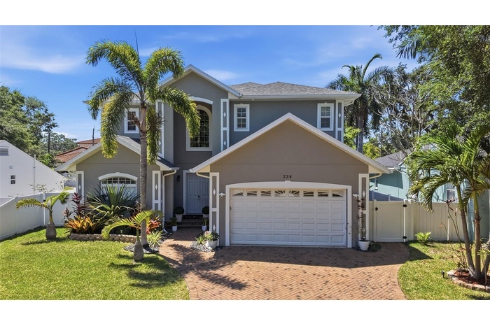 Welcome Home to 234 36th Ave NE