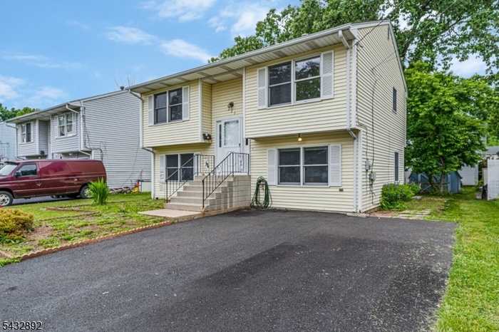 3 BEDROOM BI-LEVEL