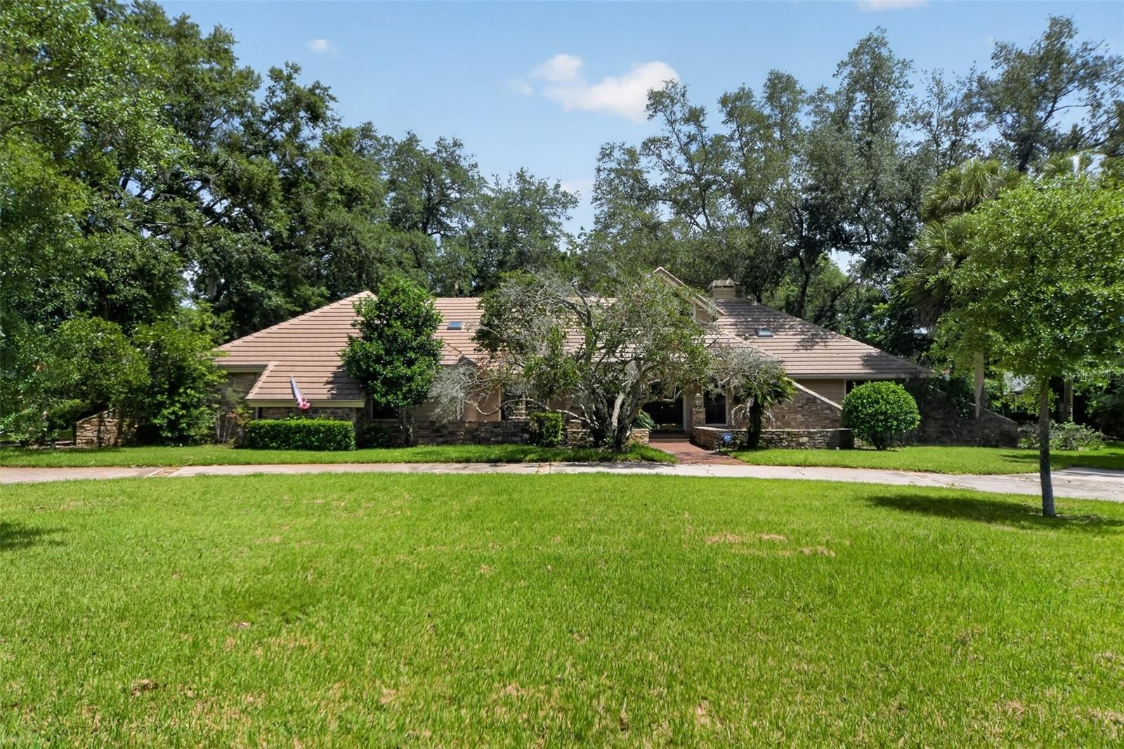 1808 Wingfield Dr