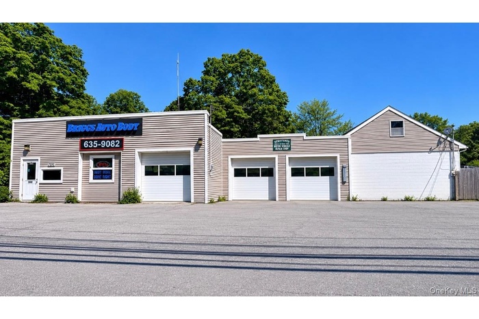 Front of autobody shop.