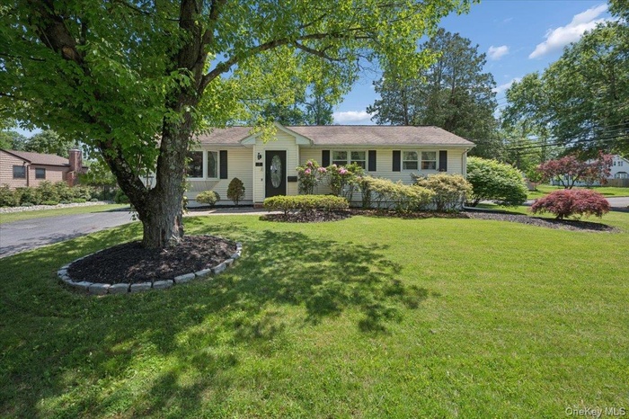 Welcome to 2 Debra Lee Court: Where Modern Luxury Meets Suburban Serenity!