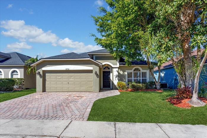Front View of 13714 Huntwick Dr.