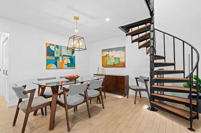 Beautiful entry, separate formal dining