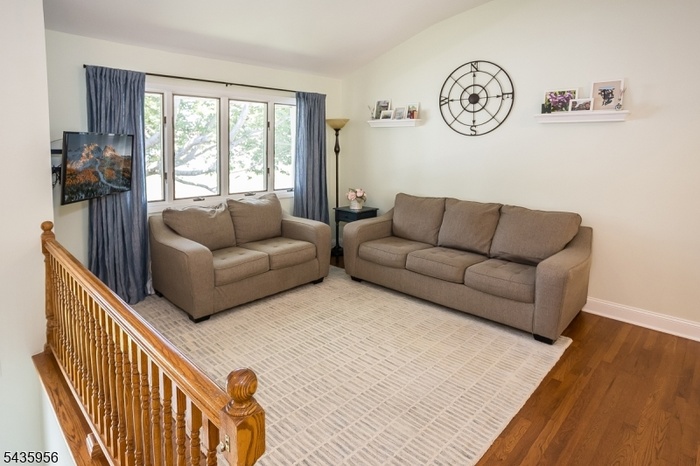 Hardwood floors on first flr