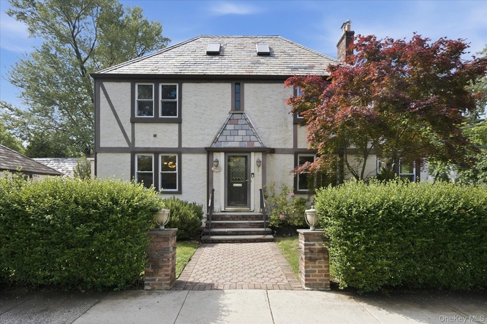Front view on Pembroke