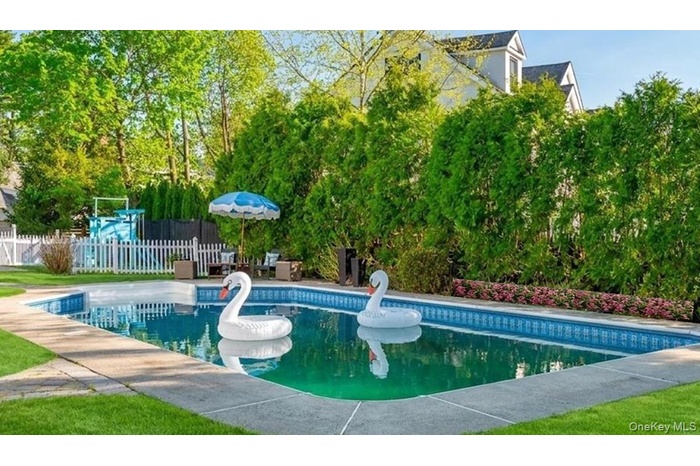 Large pool area