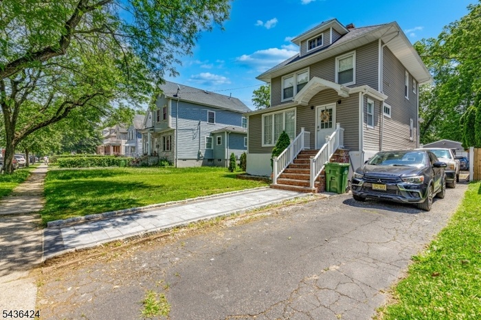 Exterior Front W/ Driveway
