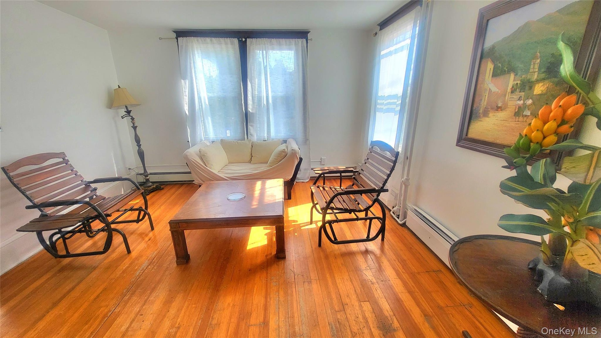 1 Mansion St: 2'nd Floor 3 Bedroom Apt Living Rm