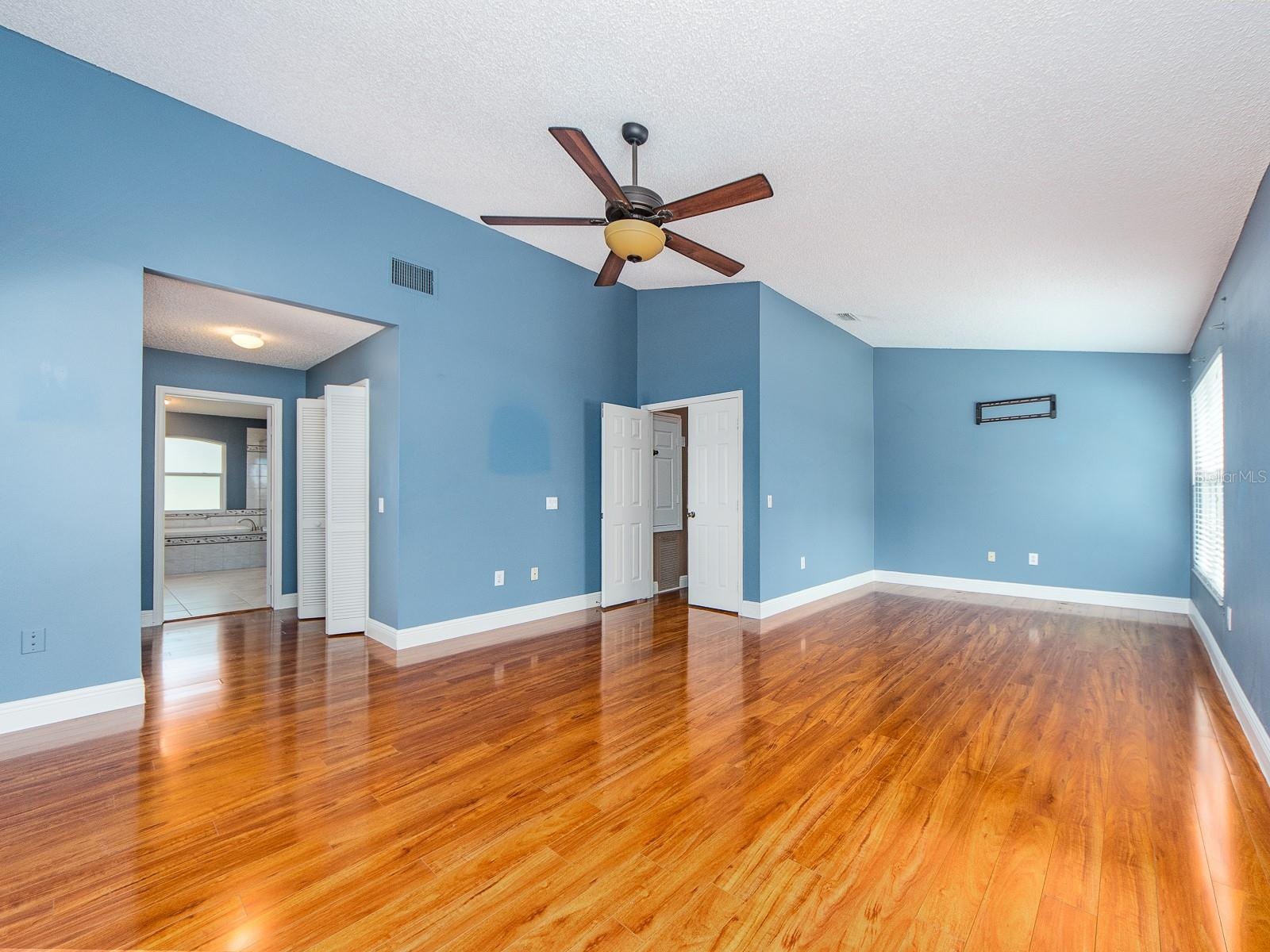 Primary suite