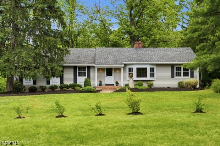 Front of Home (2 of 4)