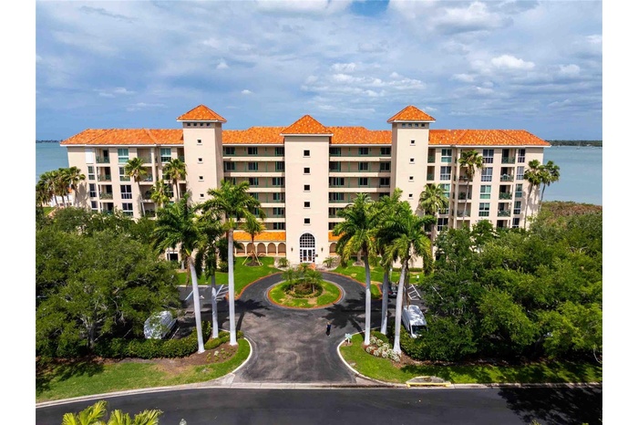 4737 Dolphin Cay