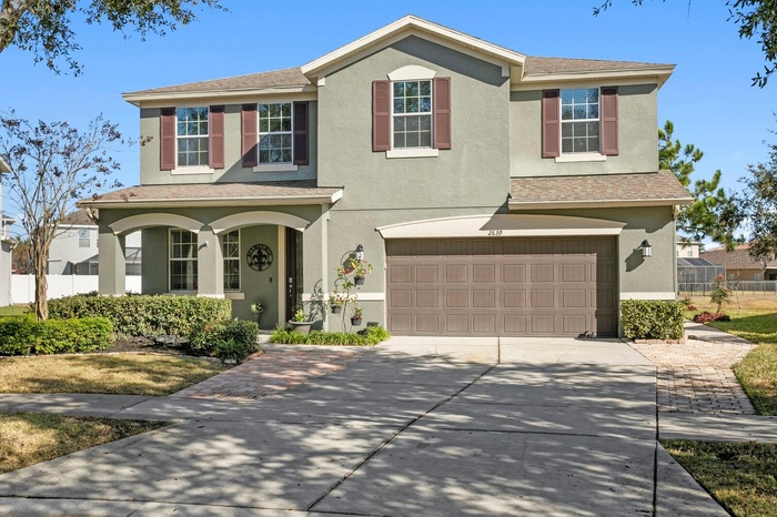 Welcome home to 2839 Maple Brook Loop