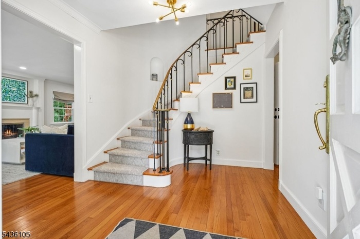 8 Cross Gates, Short Hills