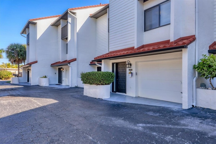 condo on Siesta Key with a Garage