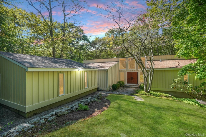 Welcome Home! 22 Peters Lane Pound Ridge, NY 10576