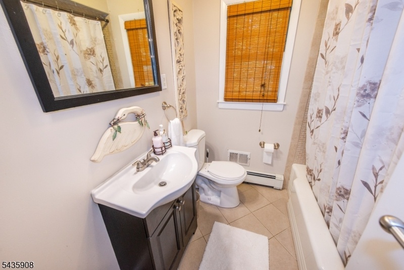 Bathroom #2 Tub/shower
