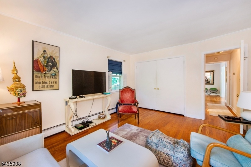 3rd bedroom or media room