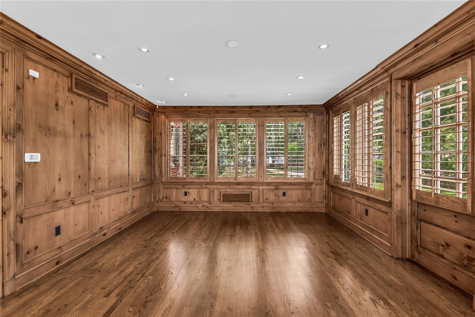 Office with optional exterior entrance