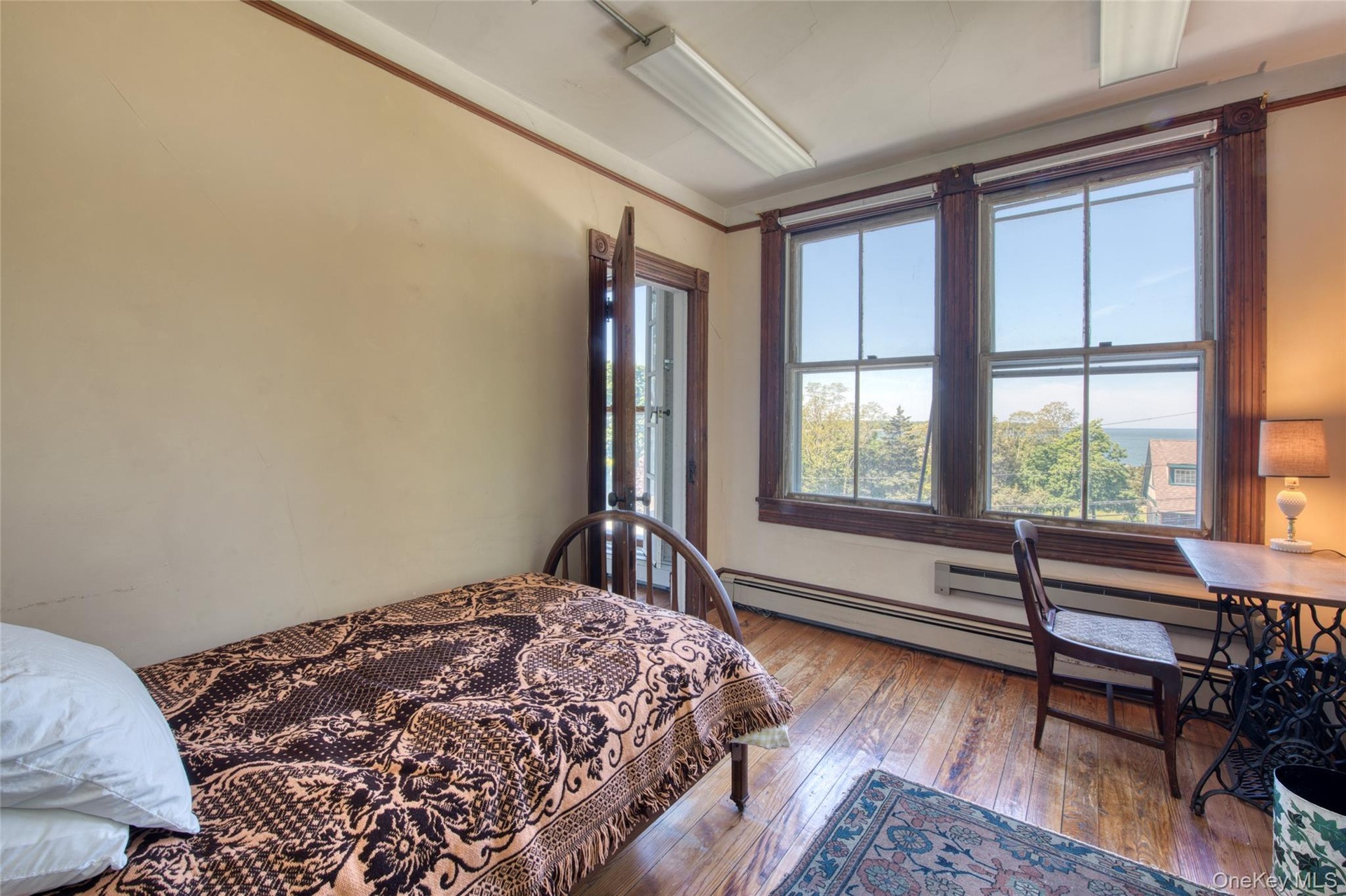 5th bedroom with desk