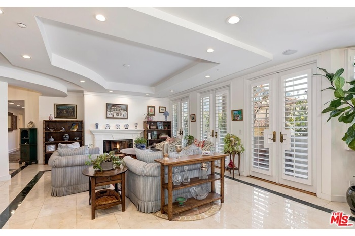 Great Room with Fireplace