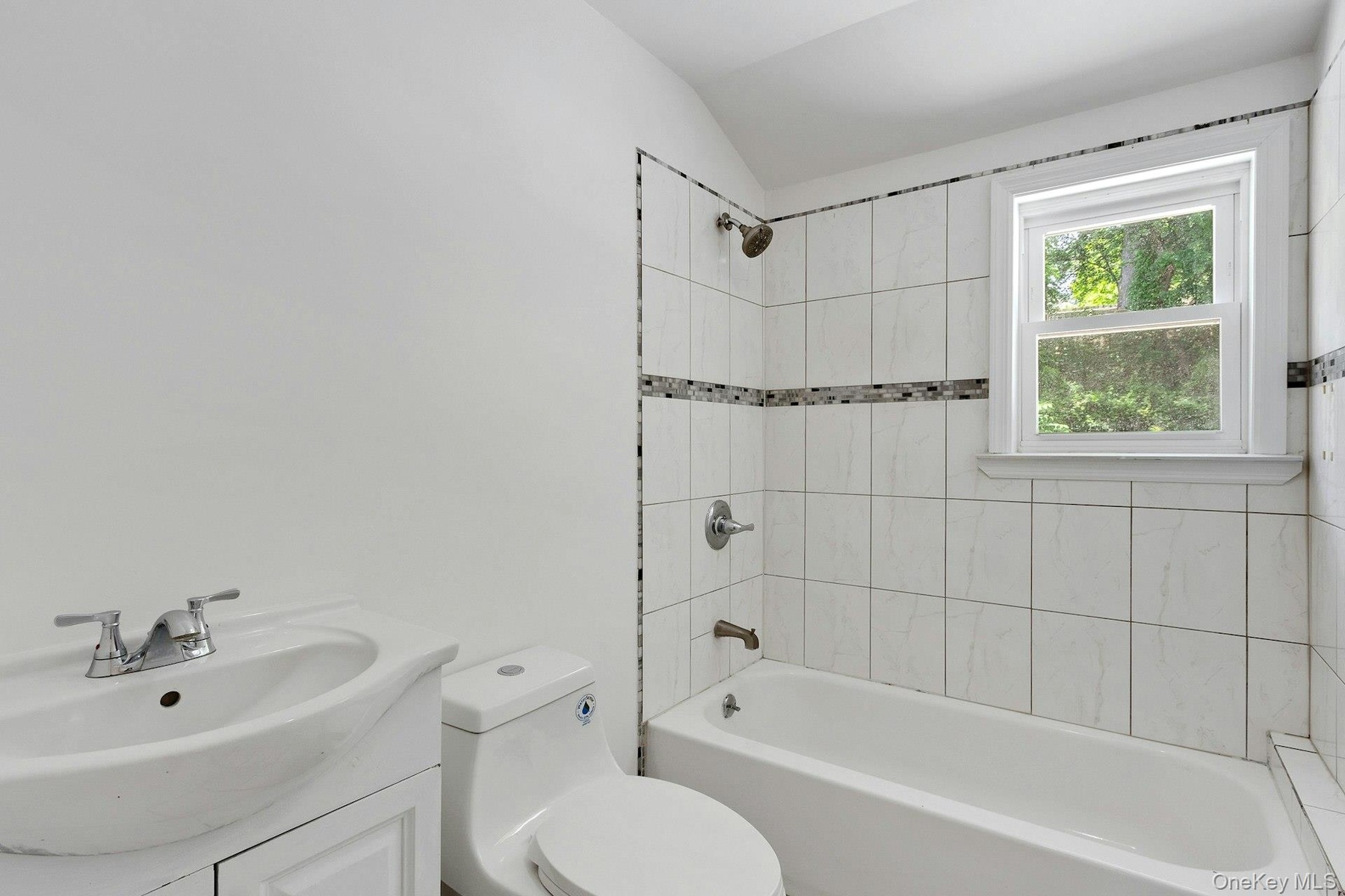2nd Floor Bathroom