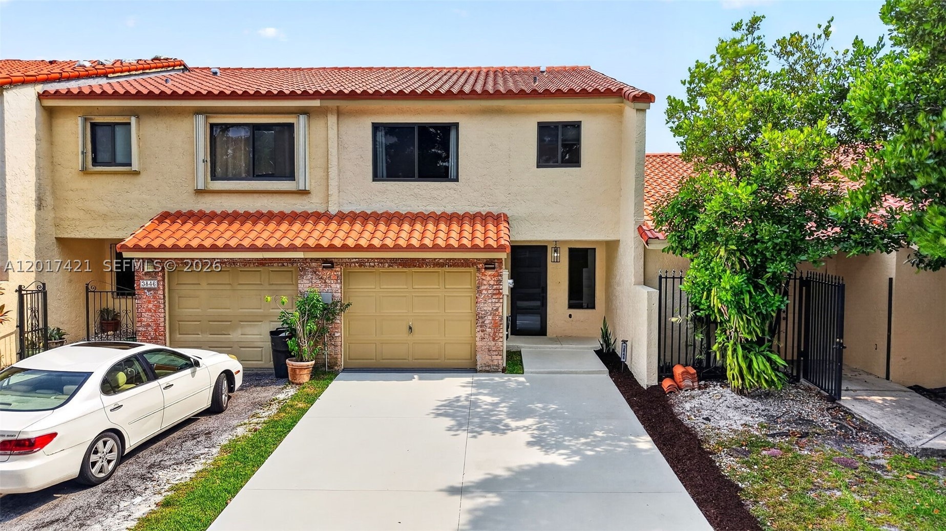 Great curb appeal, welcome home!