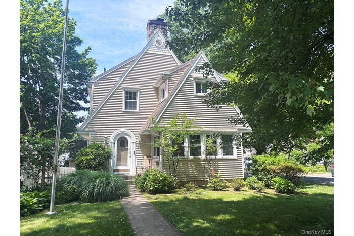 Charming Colonial