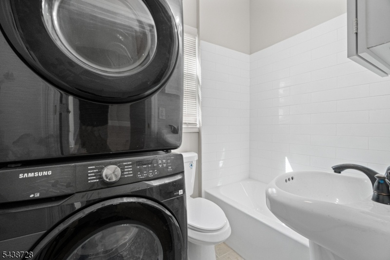 Bathroom/Laundry