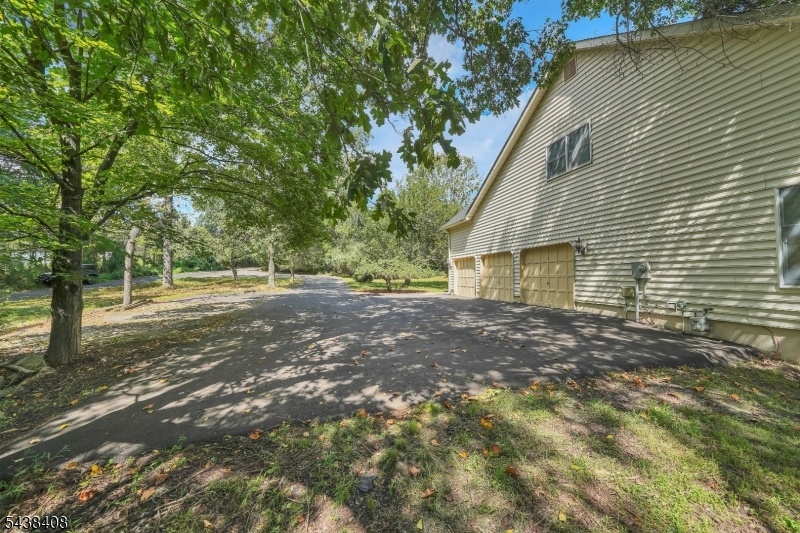 Three Car Garage