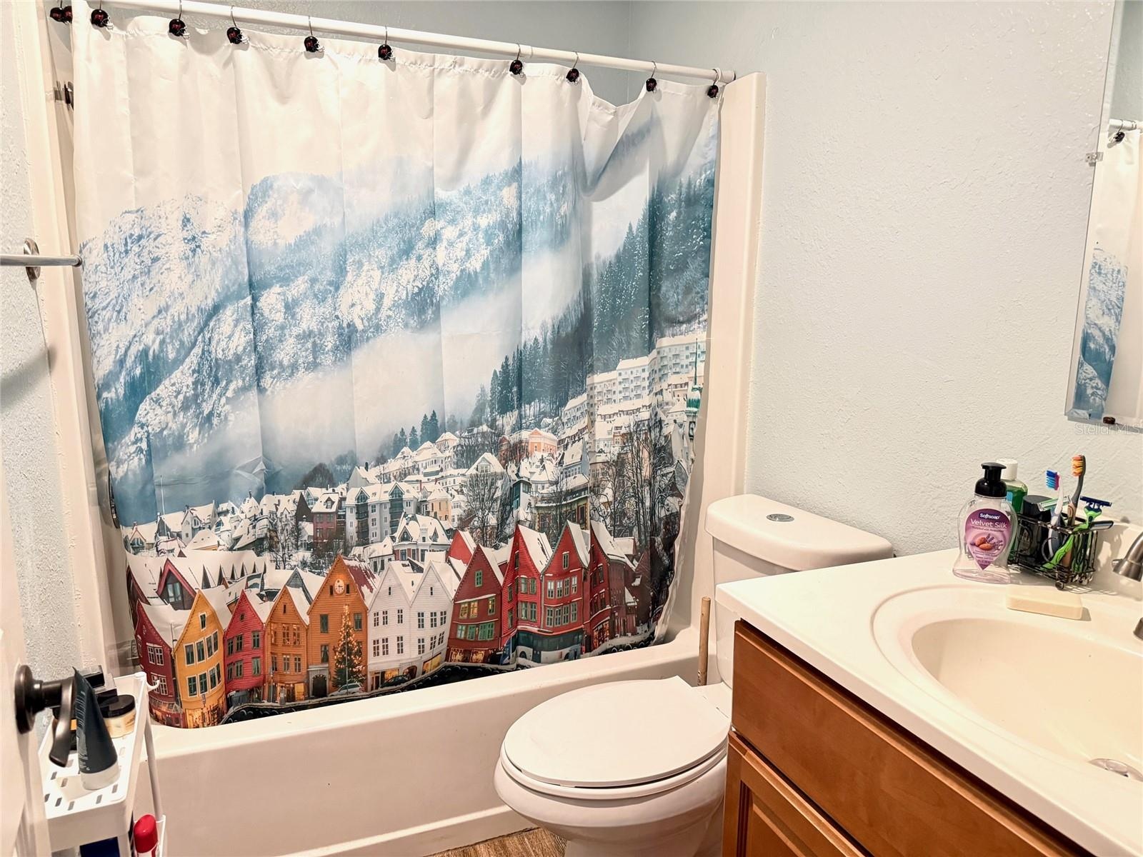 Bathroom - Tub